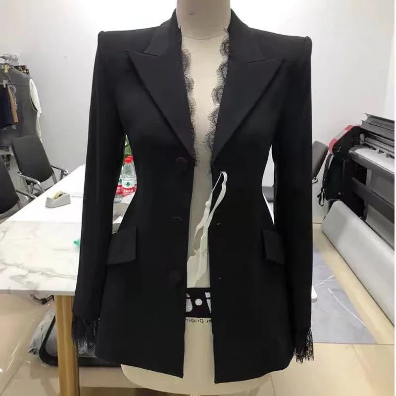 Vinieer Black suit for women's