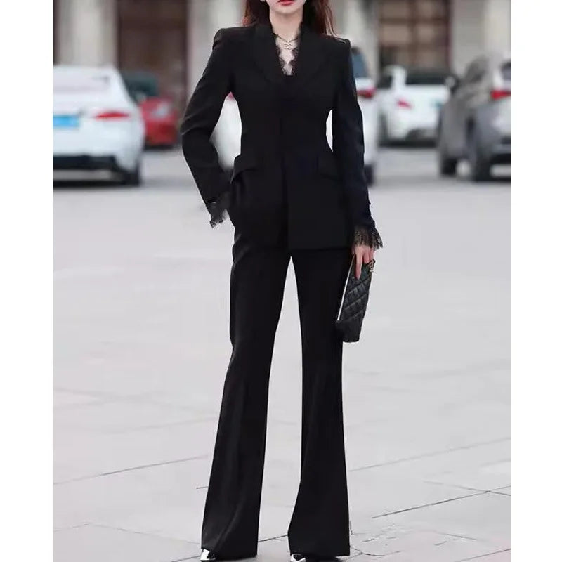 Vinieer Black suit for women's